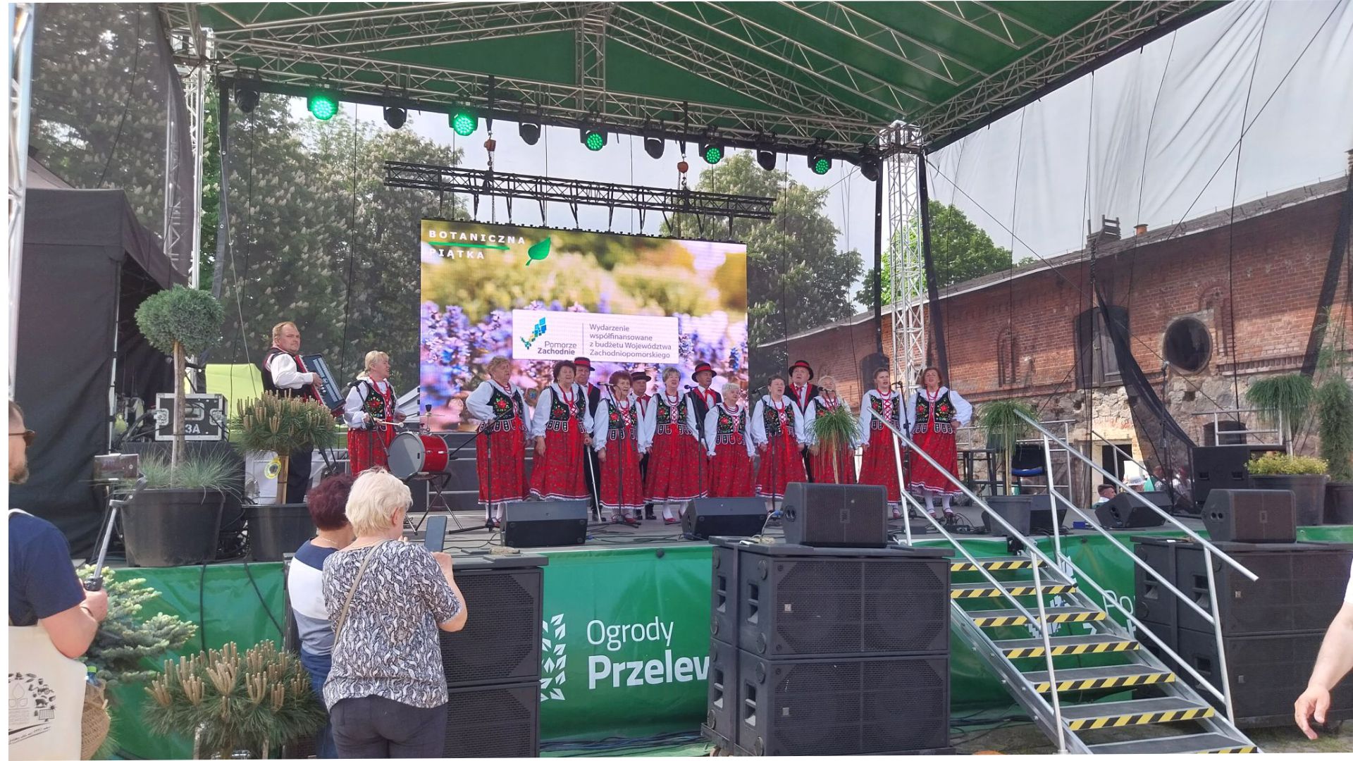 E.ART | FERAJNA NA PRZEGLĄDZIE